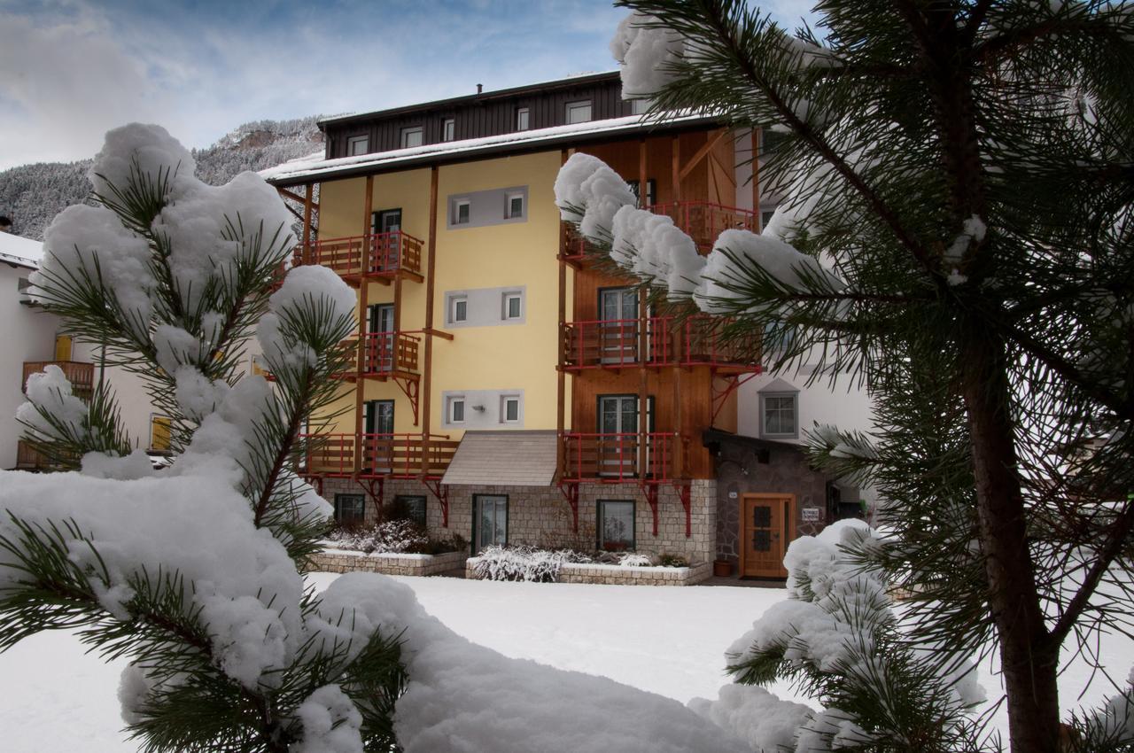 Appartamenti Residence La Roggia Pozza di Fassa Extérieur photo